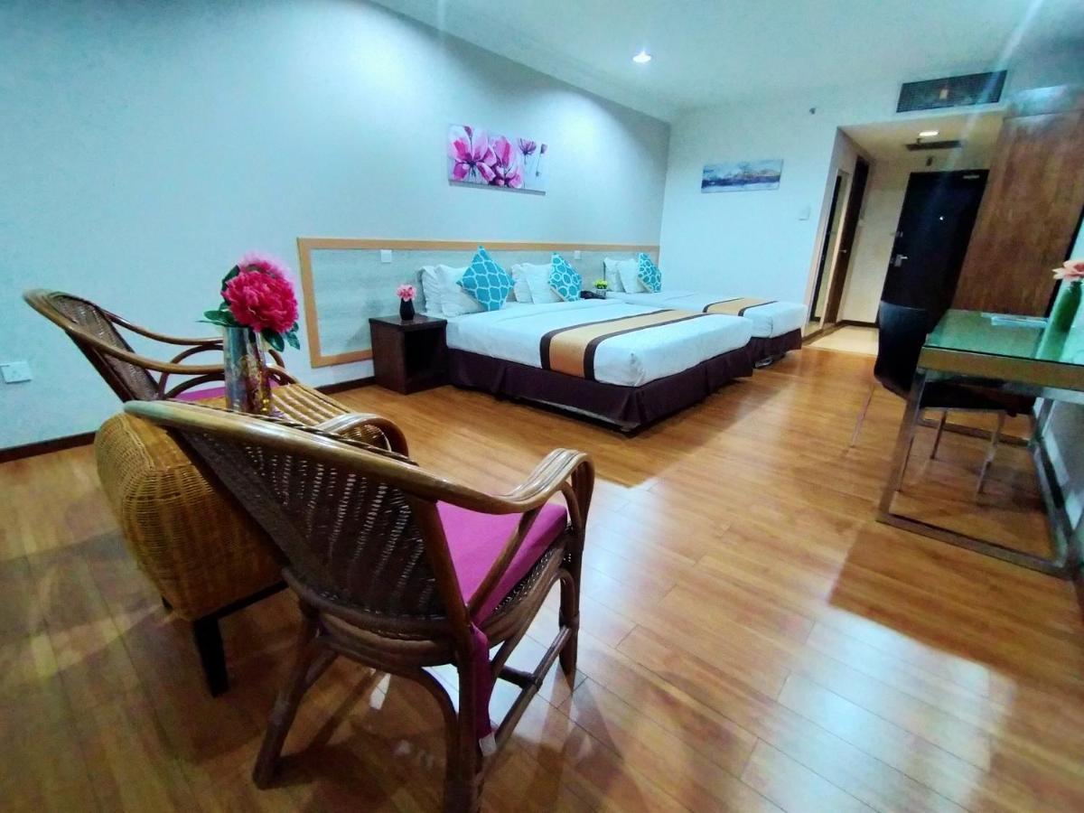 Td Plaza Hotel Kota Kinabalu Exterior foto