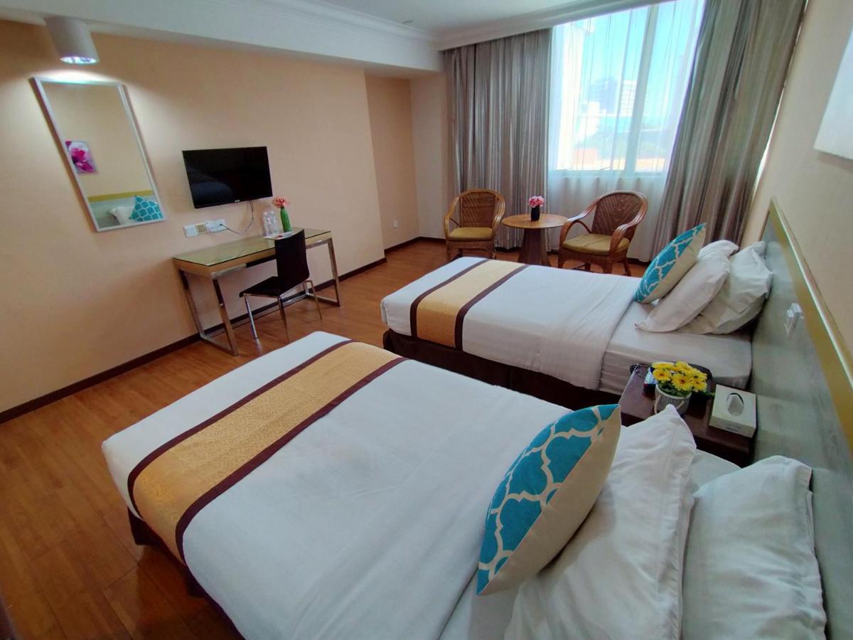 Td Plaza Hotel Kota Kinabalu Exterior foto